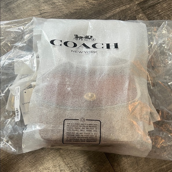 NEW Coach Cassie Crossbody Bag 19 In Signature Canvas w/ Shoulder strap - Picture 9 of 9